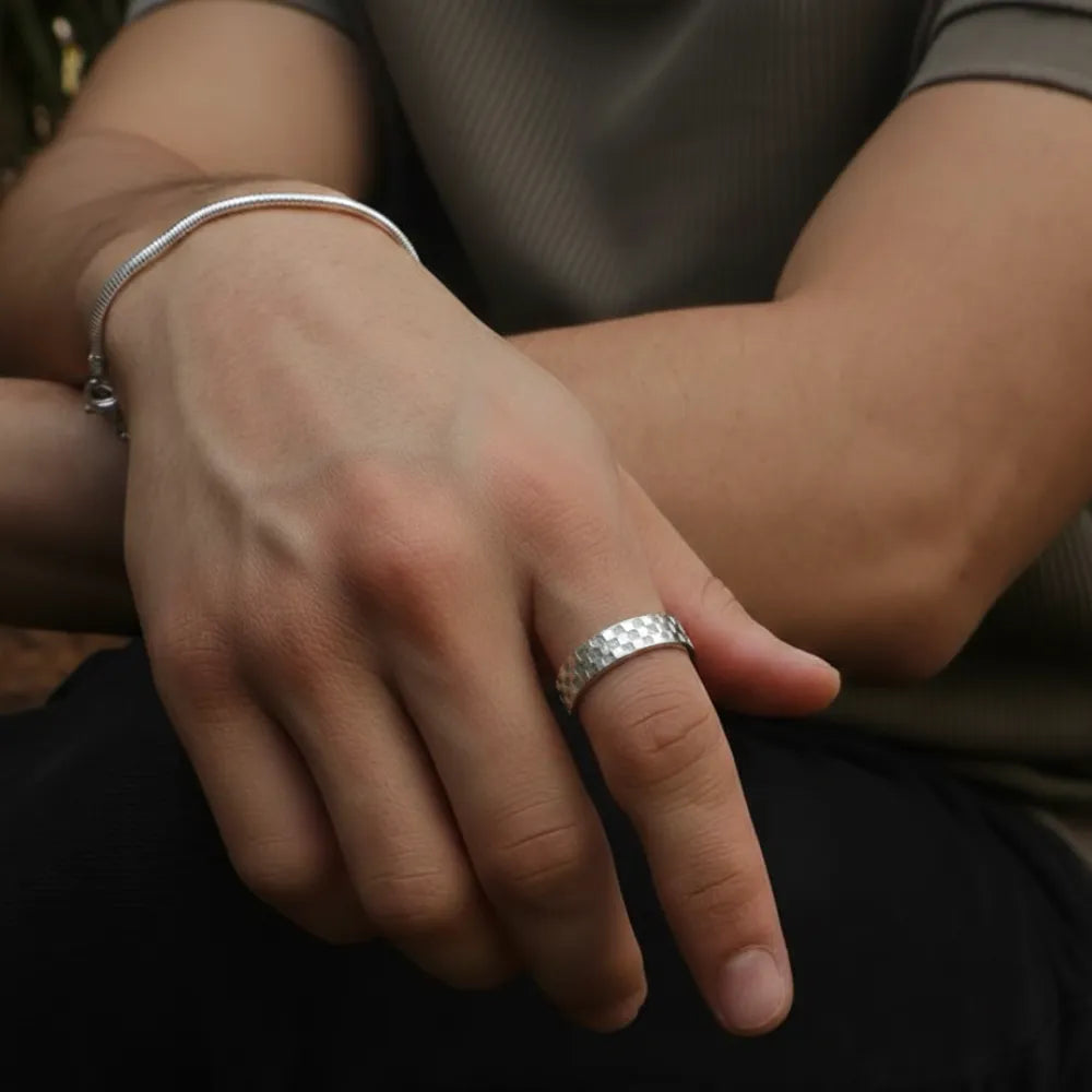 Anel Masculino Prata Xadrez Modelo Thinker