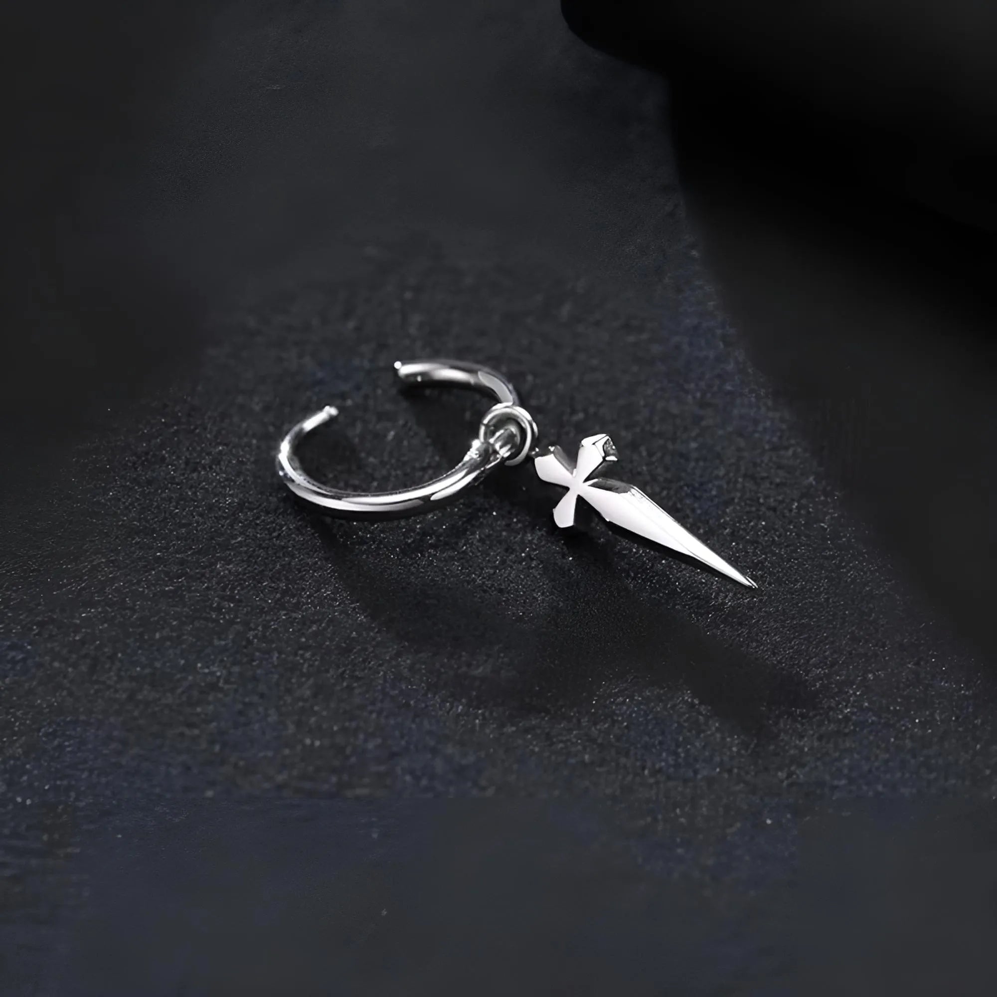 Argola Brinco Masculino Cruz de Espada Modelo Warrior