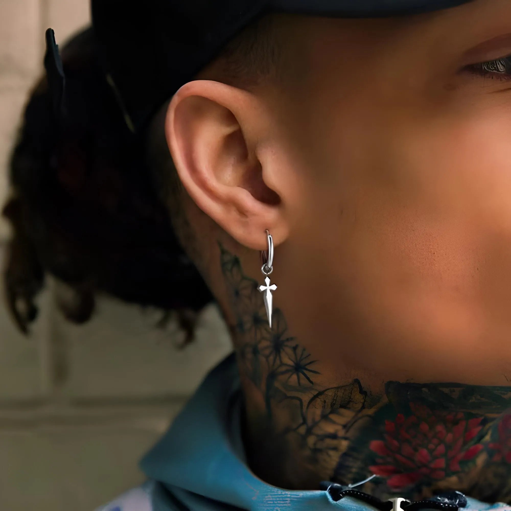 Argola Brinco Masculino Cruz de Espada Modelo Warrior